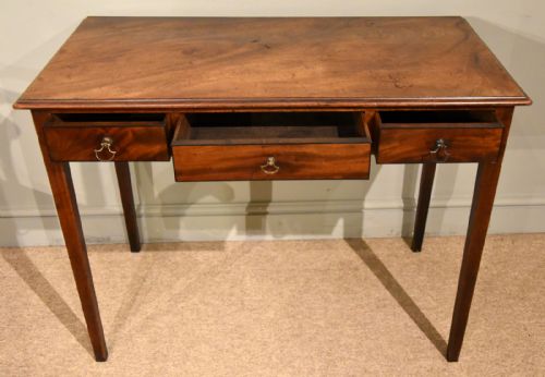 GEORGE III MAHOGANY SIDE DRESSING TABLE - ADDITIONAL PHOTO 1
