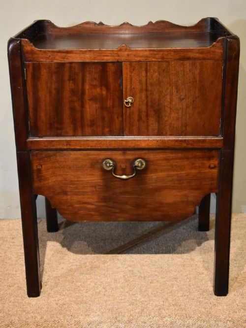 18th century bedside commode cabinet - CATEGORY: ANTIQUE FURNITURE - DATED 18TH CENTURY
