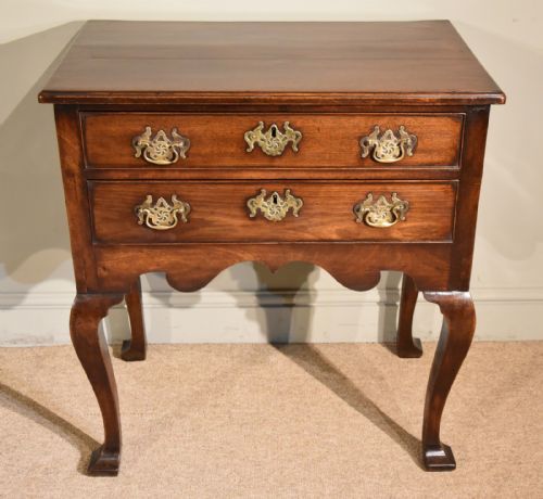 george iii lowboy on square cabriole legs - CATEGORY: ANTIQUE FURNITURE - DATED GEORGIAN