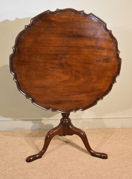 piecrust table 19th century mahogany - CATEGORY: ANTIQUE TABLES - DATED 19TH CENTURY