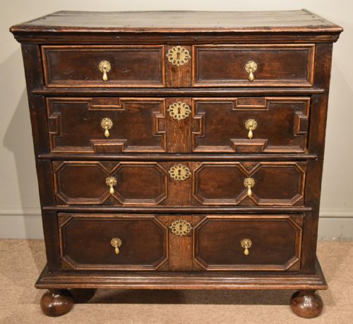 17th century oak chest of drawers - CATEGORY: ANTIQUE CHEST OF DRAWERS - DATED 17TH CENTURY