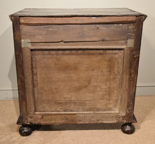 17TH CENTURY OAK CHEST OF DRAWERS - ADDITIONAL PHOTO 5