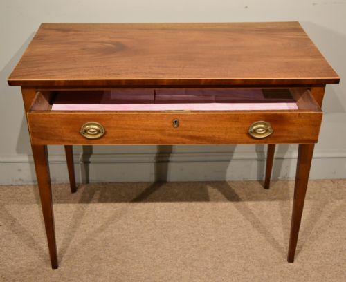 LATE 18TH CENTURY MAHOGANY SIDE TABLE - ADDITIONAL PHOTO 3