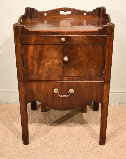 george iii mahogany commode night cupboard - CATEGORY: ANTIQUE CUPBOARDS - DATED GEORGIAN