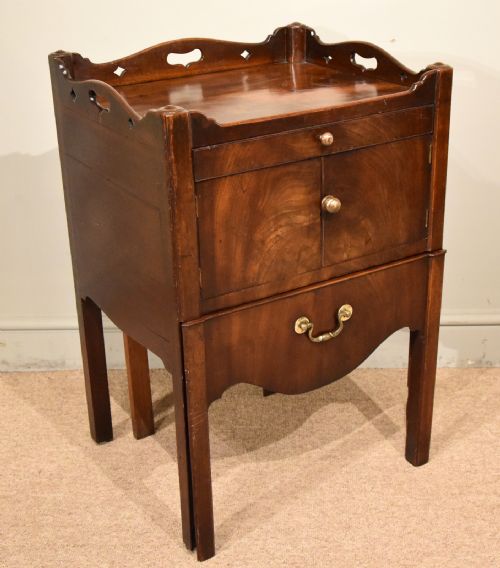 GEORGE III MAHOGANY COMMODE NIGHT CUPBOARD - ADDITIONAL PHOTO 1