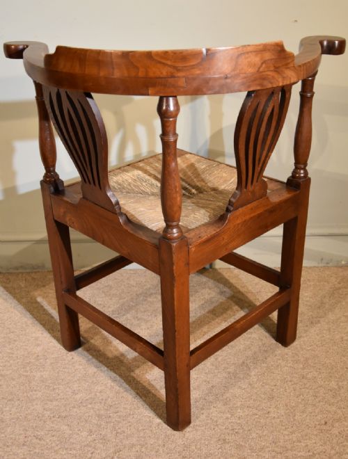 ELM MID 18TH CENTURY CORNER CHAIR - ADDITIONAL PHOTO 3