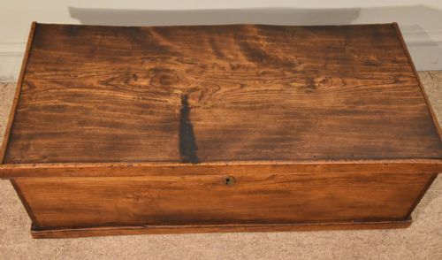 EARLY 19TH CENTURY ELM BLANKET BOX - ADDITIONAL PHOTO 2