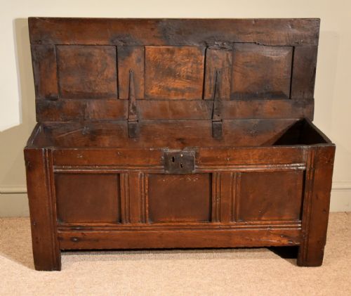 17TH CENTURY OAK THREE PANELLED COFFER - ADDITIONAL PHOTO 1