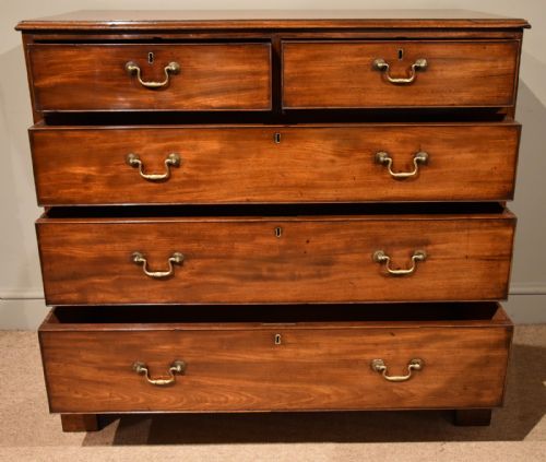 PAIR GEORGE III MAHOGANY CHEST OF DRAWERS - ADDITIONAL PHOTO 4