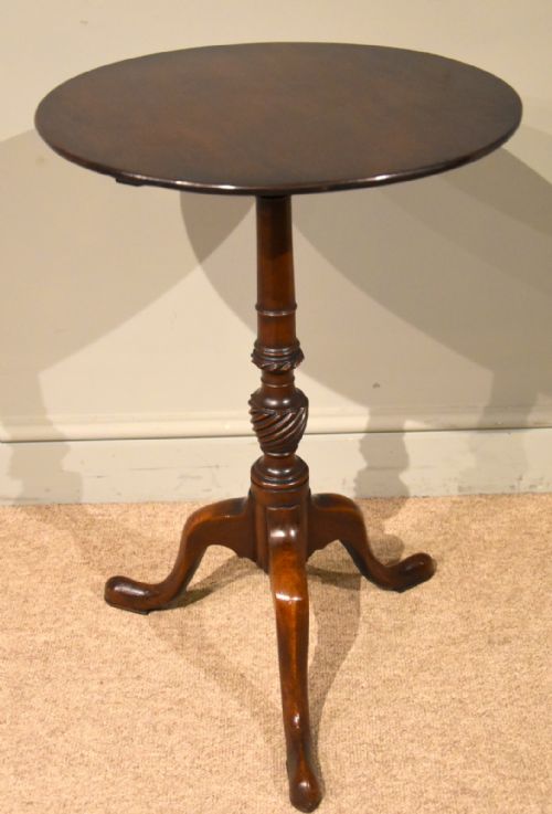 georgian mahogany pedestal lamp occasional table - CATEGORY: ANTIQUE TABLES - DATED GEORGIAN