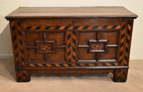 17th century oak geometric oak coffer - CATEGORY: ANTIQUE CHESTS - DATED 17TH CENTURY