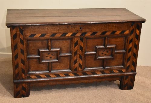 17TH CENTURY OAK GEOMETRIC OAK COFFER - ADDITIONAL PHOTO 5