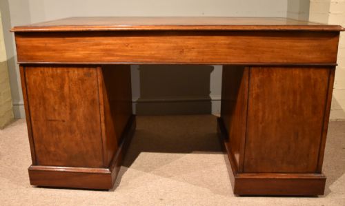 MID 19TH CENTURY MAHOGANY PEDESTAL DESK - ADDITIONAL PHOTO 6