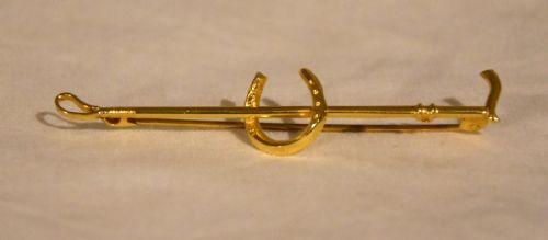 9ct gold hunting cravat pin - CATEGORY: ANTIQUE JEWELLERY - DATED 1910