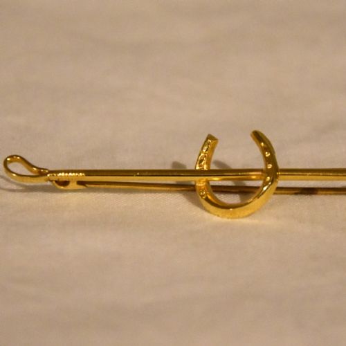 9CT GOLD HUNTING CRAVAT PIN - ADDITIONAL PHOTO 1