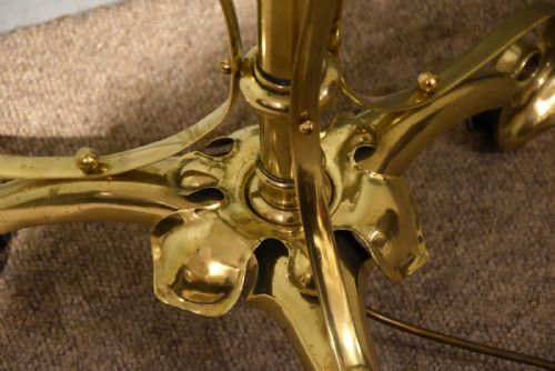 VICTORIAN BRASS EXTENDING FLOOR LAMP - ADDITIONAL PHOTO 1