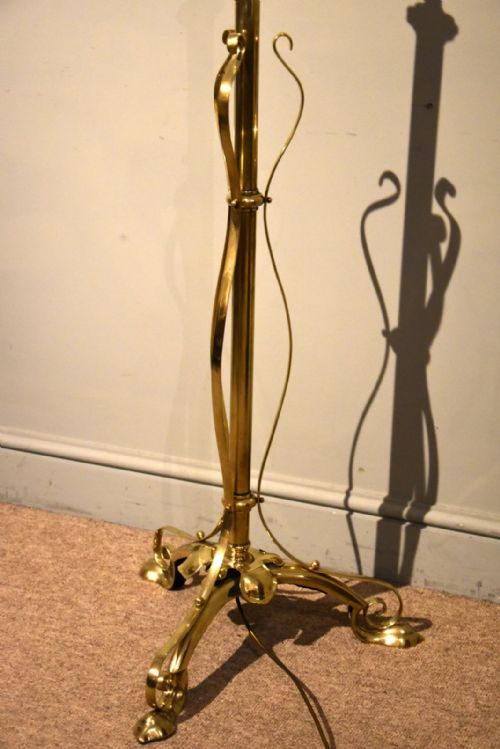VICTORIAN BRASS EXTENDING FLOOR LAMP - ADDITIONAL PHOTO 3