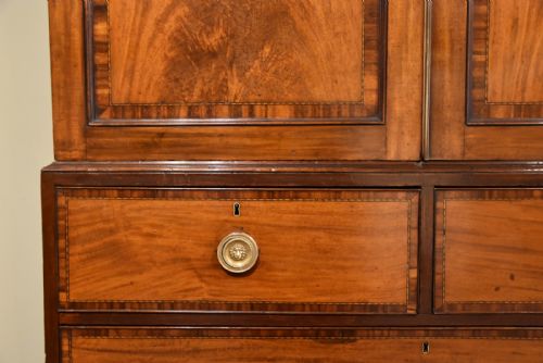 GEORGE III MAHOGANY LINEN PRESS - ADDITIONAL PHOTO 2
