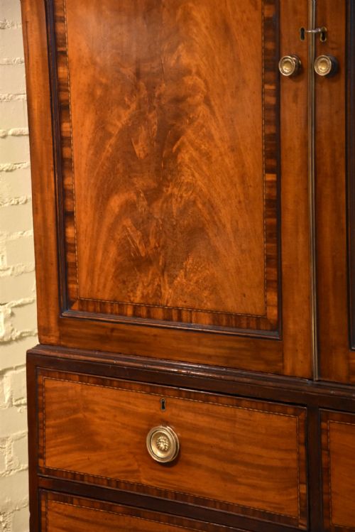 GEORGE III MAHOGANY LINEN PRESS - ADDITIONAL PHOTO 5