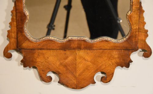 GEORGIAN VENEERED WALNUT PARCEL GILT FRETWORK WALL MIRROR - ADDITIONAL PHOTO 3