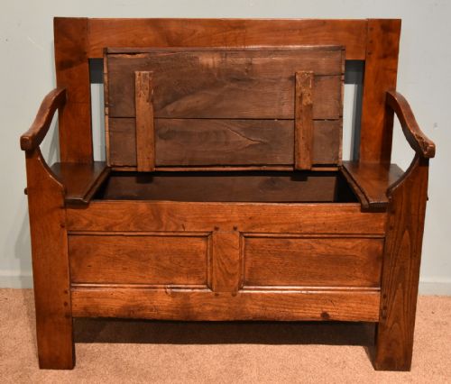 EARLY NINETEENTH CENTURY FRENCH CHERRY WOOD BENCH - ADDITIONAL PHOTO 1