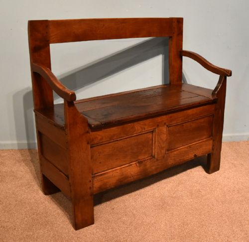 EARLY NINETEENTH CENTURY FRENCH CHERRY WOOD BENCH - ADDITIONAL PHOTO 2