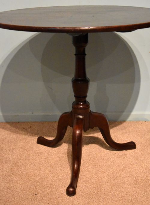 MID EIGHTEENTH CENTURY MAHOGANY CIRCULAR TRIPOD TABLE - ADDITIONAL PHOTO 3
