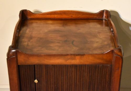 18TH CENTURY MAHOGANY COMMODE BEDSIDE CABINET - ADDITIONAL PHOTO 2