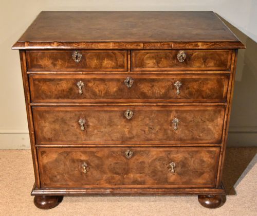 WILLIAM AND MARY OYSTER CHEST OF DRAWERS - ADDITIONAL PHOTO 1
