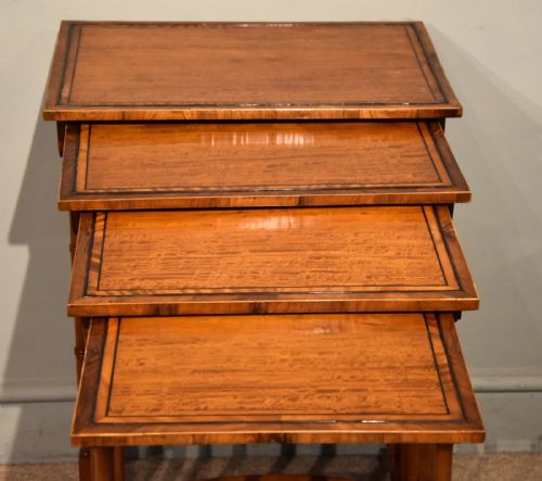 NEST OF TABLES SET OF FOUR SATINWOOD 19TH CENTURY - ADDITIONAL PHOTO 2