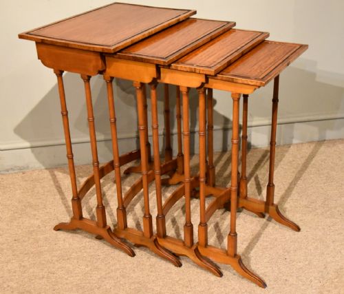NEST OF TABLES SET OF FOUR SATINWOOD 19TH CENTURY - ADDITIONAL PHOTO 3