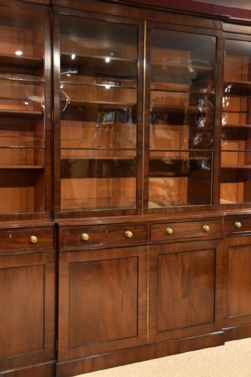 REGENCY PERIOD MAHOGANY BREAKFRONT BOOKCASE - ADDITIONAL PHOTO 2