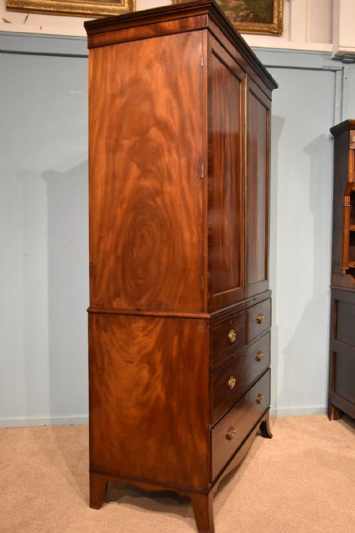 GEORGE III MAHOGANY LINEN PRESS - ADDITIONAL PHOTO 4