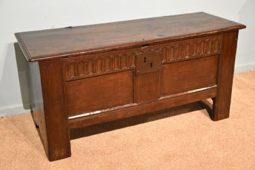 TRANSITIONAL PERIOD OAK COFFER - ADDITIONAL PHOTO 1