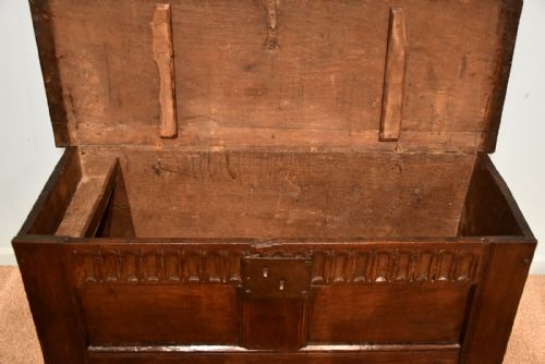 TRANSITIONAL PERIOD OAK COFFER - ADDITIONAL PHOTO 3