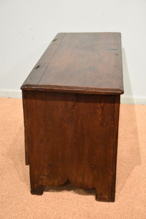 TRANSITIONAL PERIOD OAK COFFER - ADDITIONAL PHOTO 4
