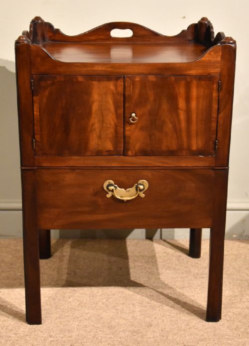 PAIR OF 18TH CENTURYGEORGE III CHIPPENDALE BEDSIDE COMMODES - ADDITIONAL PHOTO 1