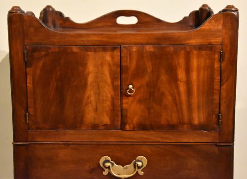 PAIR OF 18TH CENTURYGEORGE III CHIPPENDALE BEDSIDE COMMODES - ADDITIONAL PHOTO 4