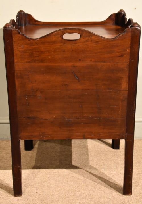 PAIR OF 18TH CENTURYGEORGE III CHIPPENDALE BEDSIDE COMMODES - ADDITIONAL PHOTO 6