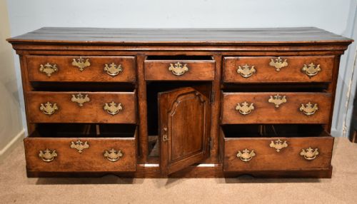 A MID 18TH CENTURY GEORGE III LARGE OAK DRESSER BASE - ADDITIONAL PHOTO 2