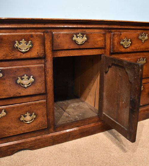 A MID 18TH CENTURY GEORGE III LARGE OAK DRESSER BASE - ADDITIONAL PHOTO 8