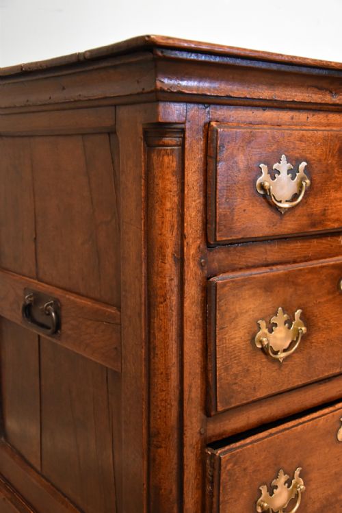 A MID 18TH CENTURY GEORGE III LARGE OAK DRESSER BASE - ADDITIONAL PHOTO 9