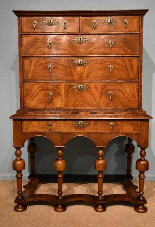 a george i walnut chest on stand - CATEGORY: ANTIQUE CHEST OF DRAWERS - DATED 18TH CENTURY