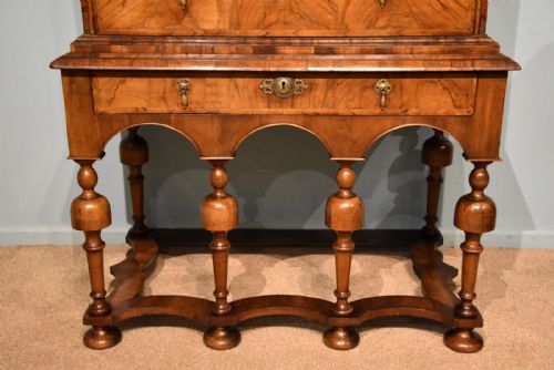A GEORGE I WALNUT CHEST ON STAND - ADDITIONAL PHOTO 1