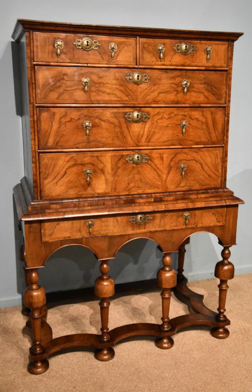 A GEORGE I WALNUT CHEST ON STAND - ADDITIONAL PHOTO 2