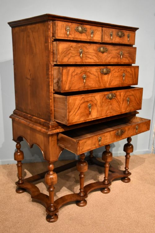 A GEORGE I WALNUT CHEST ON STAND - ADDITIONAL PHOTO 4
