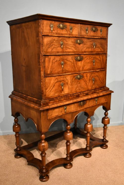 A GEORGE I WALNUT CHEST ON STAND - ADDITIONAL PHOTO 5