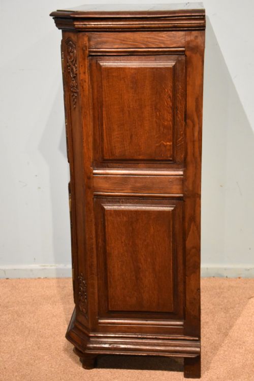 19TH CENTURY FRENCH CARVED OAK CUPBOARD - ADDITIONAL PHOTO 2