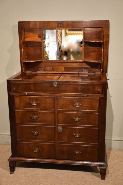 18th century walnut gents dressing chest - CATEGORY: ANTIQUE DRESSING TABLES - DATED 18TH CENTURY