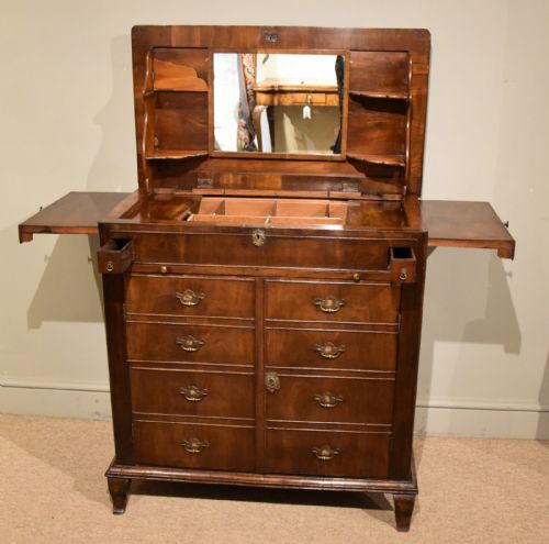 18TH CENTURY WALNUT GENTS DRESSING CHEST - ADDITIONAL PHOTO 3